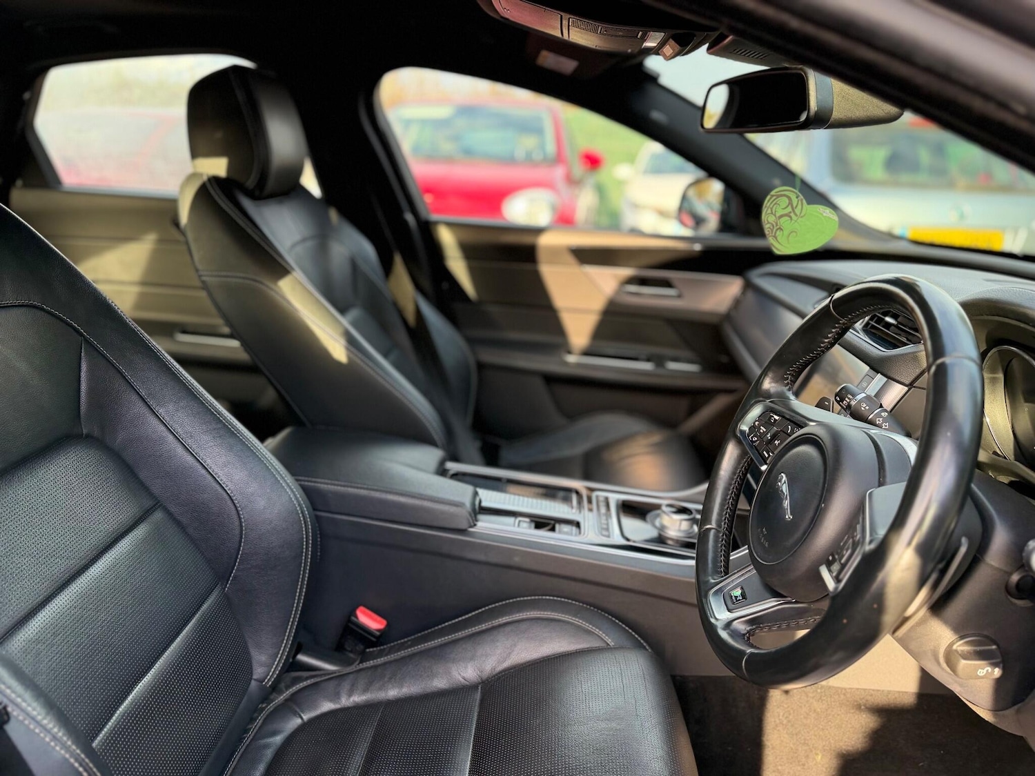 Used Jaguar XF 2015 for sale - 76992124: Photo 7