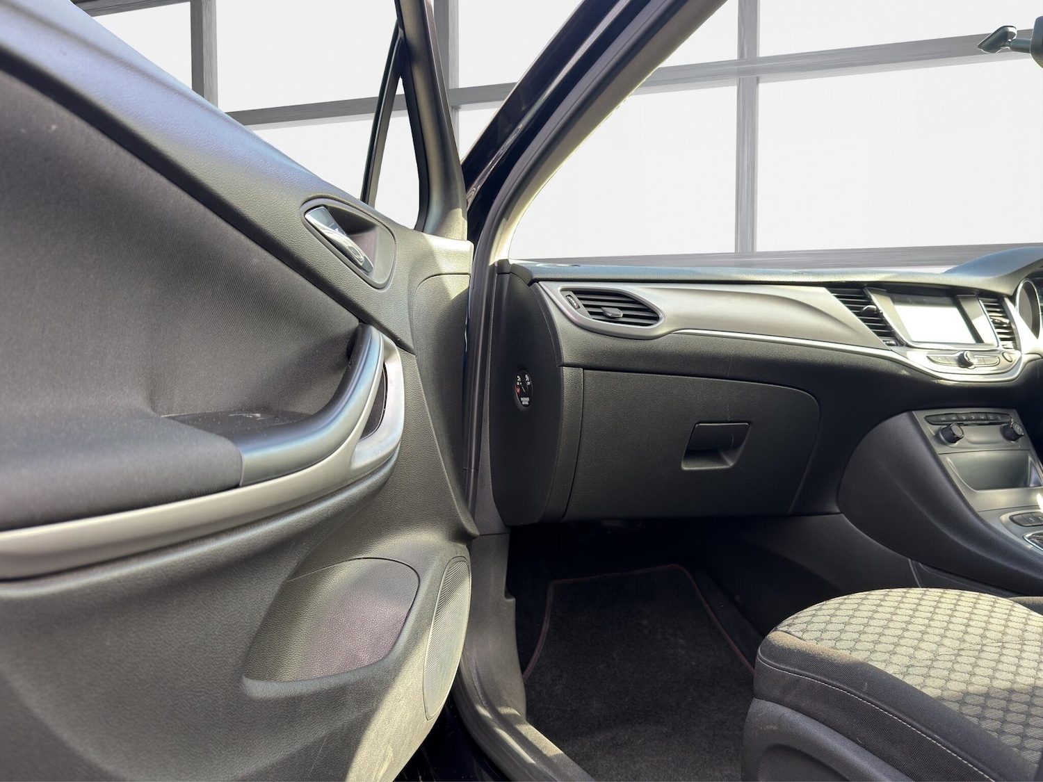 Used Vauxhall Astra for sale - 77825275: Photo 38