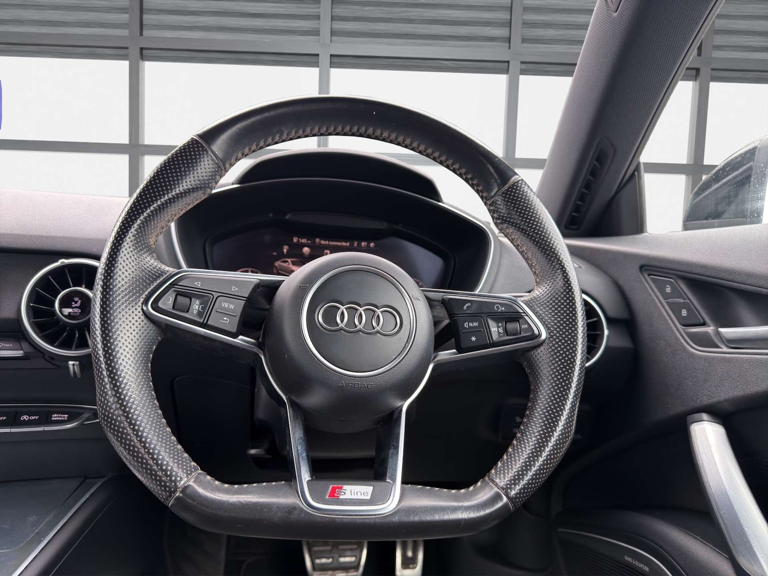 Used Audi TT 2015 for sale - 77946179: Photo 4