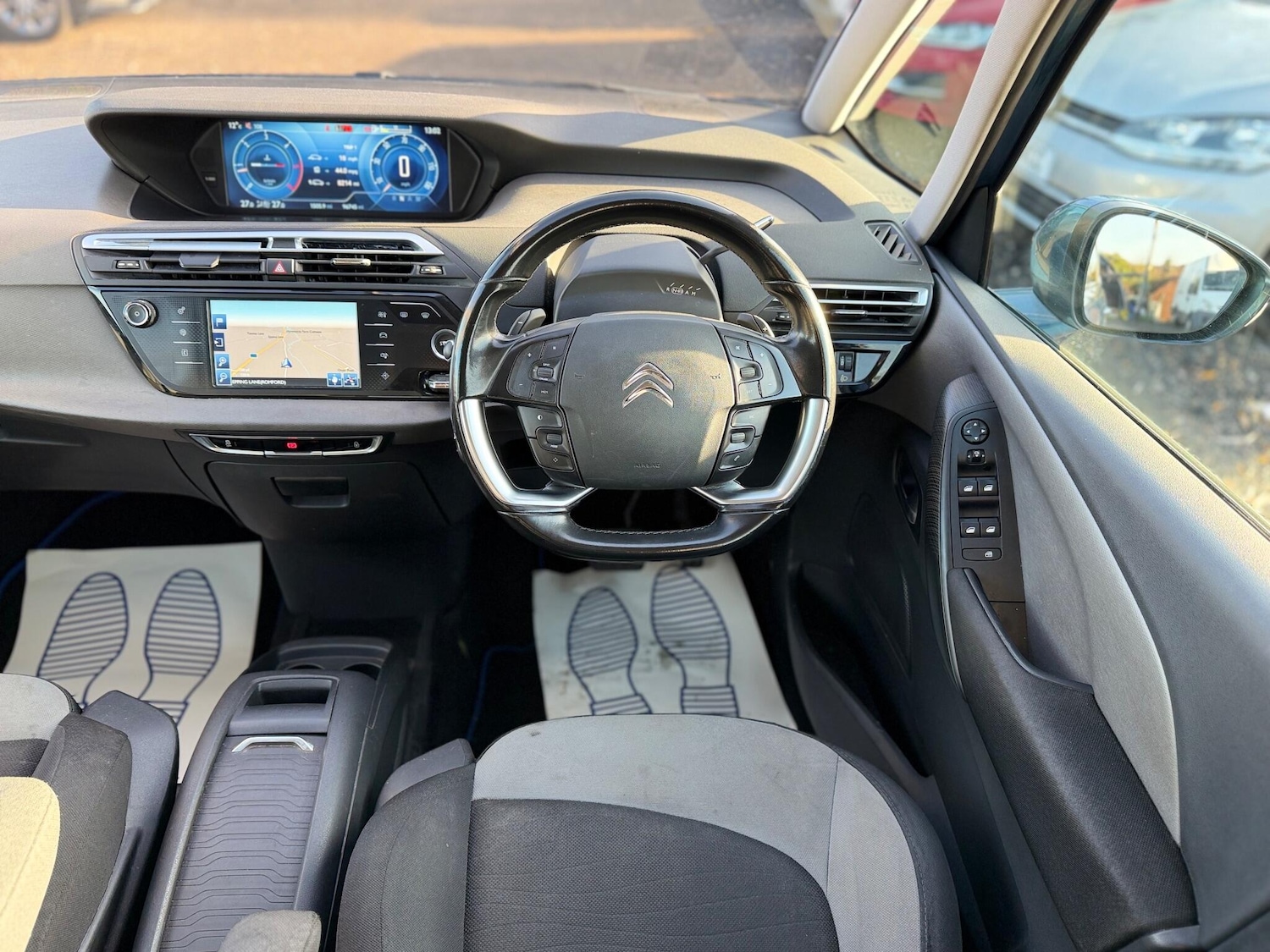 Used Citroen C4 Grand Picasso 2015 for sale - 76936548: Photo 8