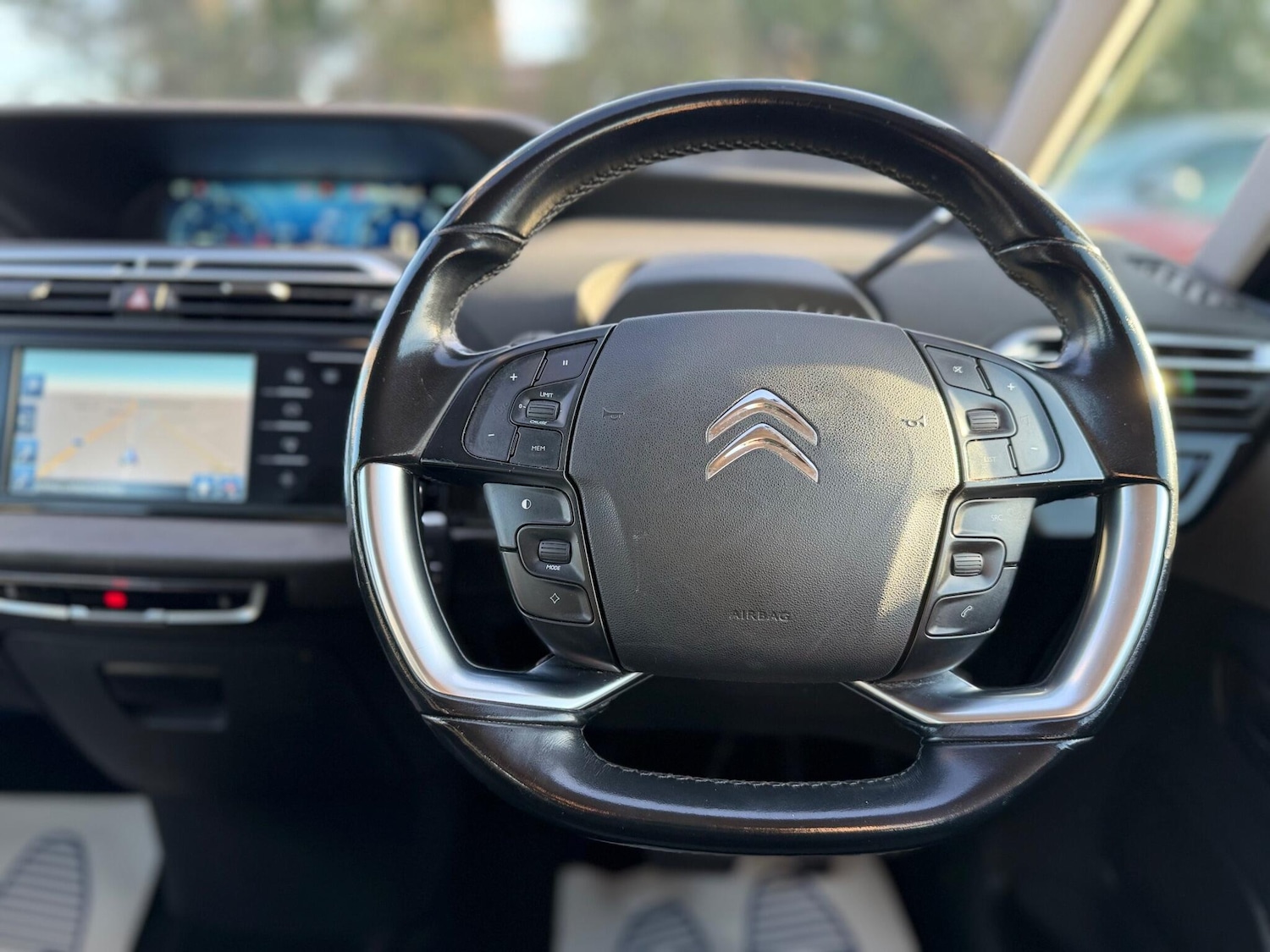 Used Citroen C4 Grand Picasso 2015 for sale - 76936548: Photo 9