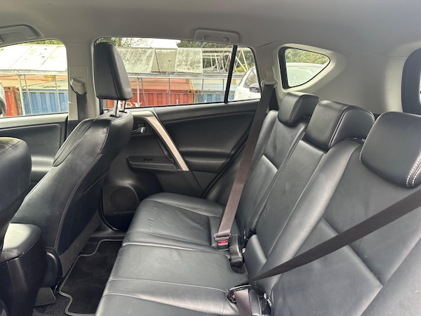 Used Toyota RAV4 2014 for sale - 76200031: Photo 41