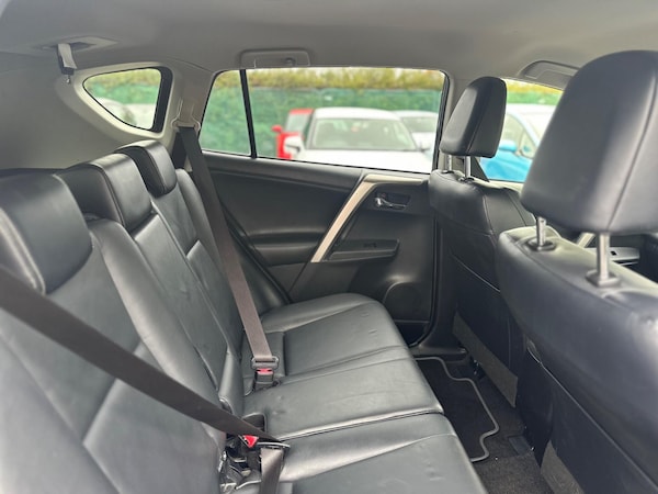 Used Toyota RAV4 2014 for sale - 76200031: Photo 42