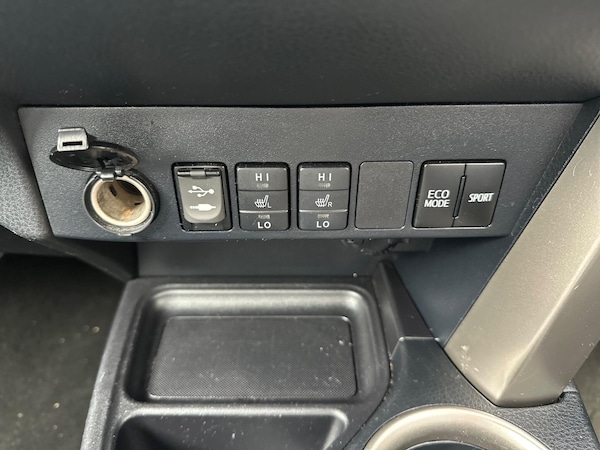 Used Toyota RAV4 2014 for sale - 76200031: Photo 48