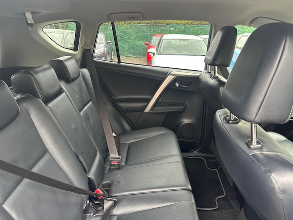 Used Toyota RAV4 2014 for sale - 76200031: Photo 9