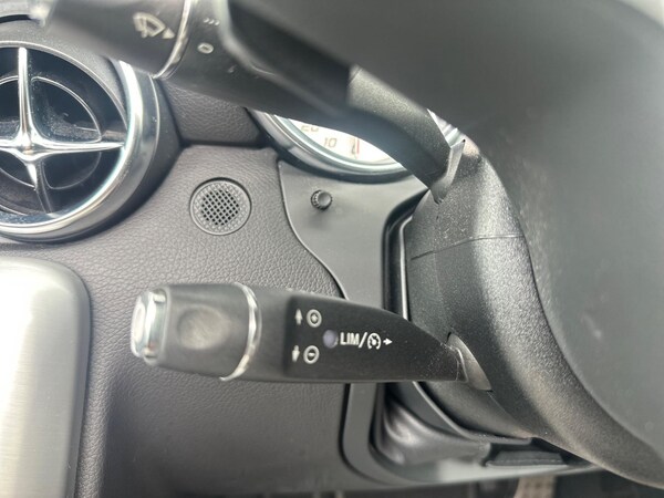 Used Mercedes-Benz SLK 2013 for sale - 75339885: Photo 61