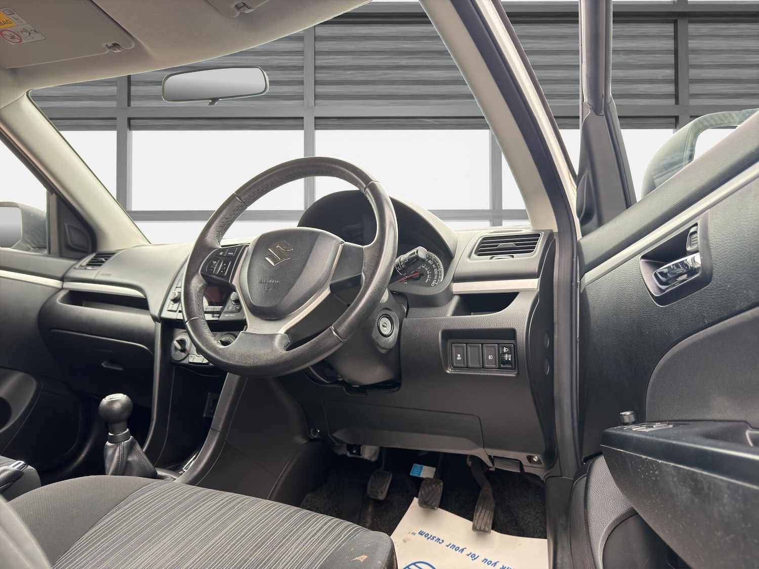 Used Suzuki Swift 2015 for sale - 77799424: Photo 26