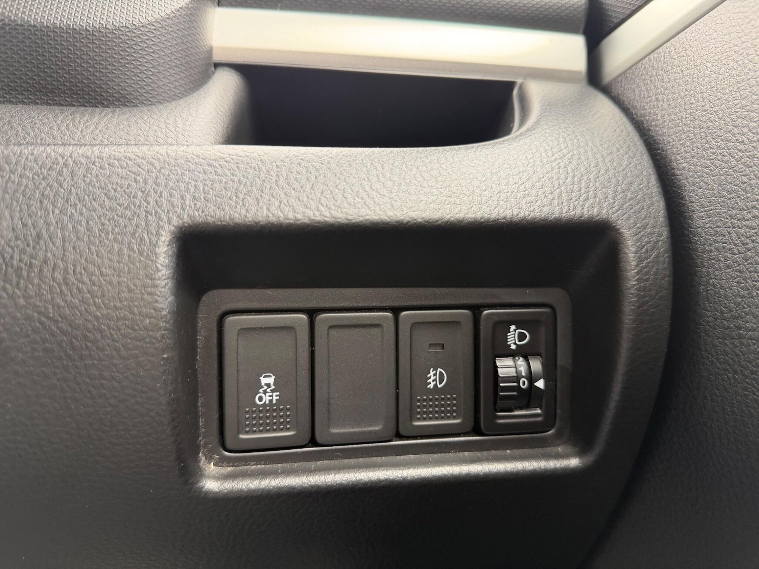 Used Suzuki Swift 2015 for sale - 77799424: Photo 37