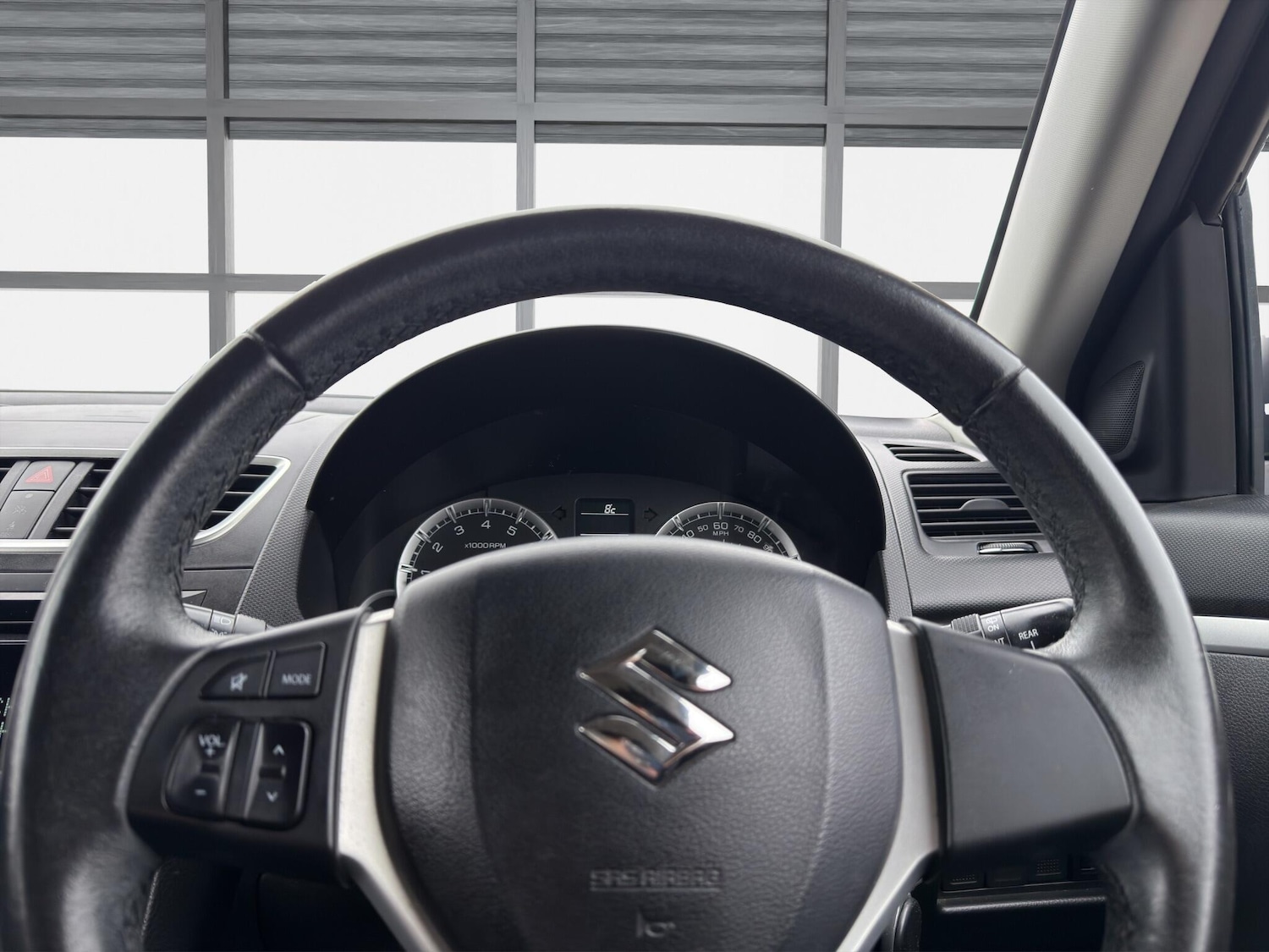 Used Suzuki Swift 2015 for sale - 77799424: Photo 52