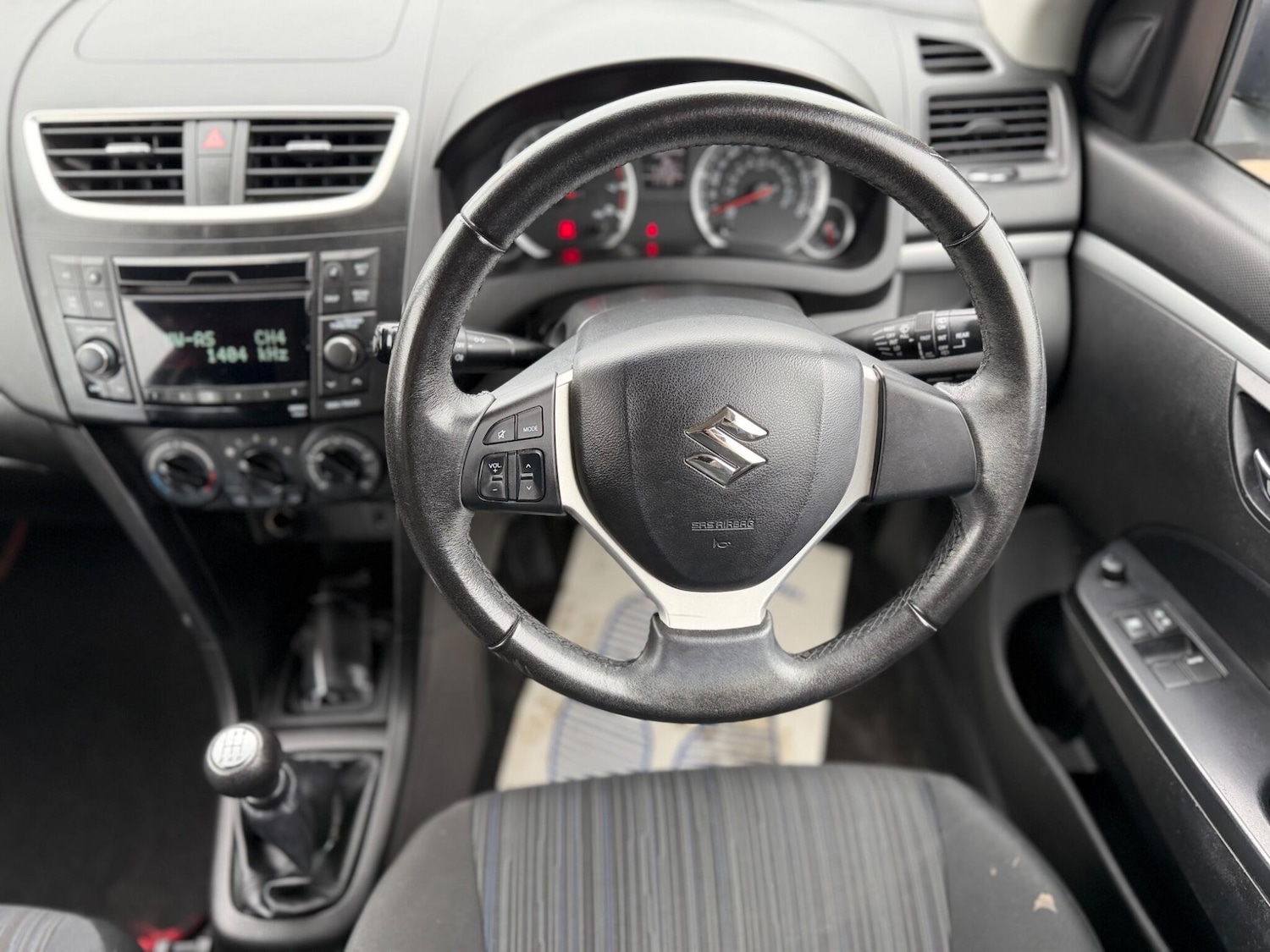 Used Suzuki Swift 2015 for sale - 77799424: Photo 55