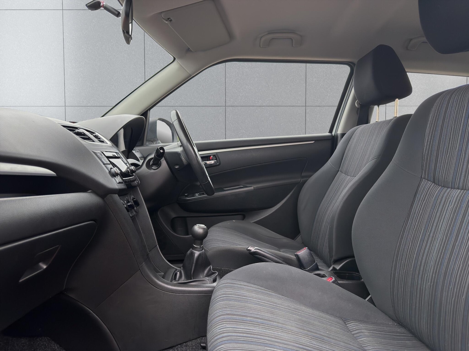 Used Suzuki Swift 2015 for sale - 77799424: Photo 8