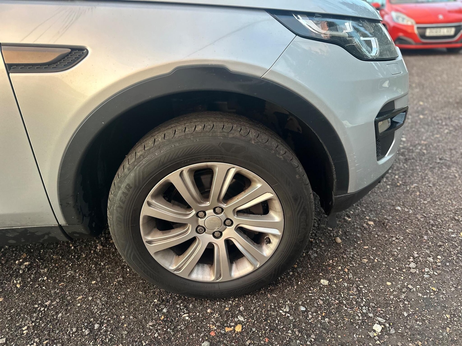 Used Land Rover Discovery Sport 2015 for sale - 76987895: Photo 43