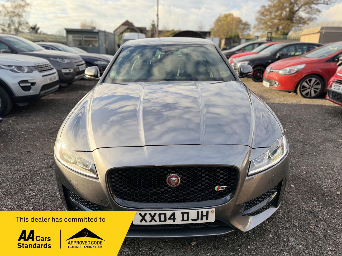 Used Jaguar XF 2015 for sale - 76619660: Photo 2