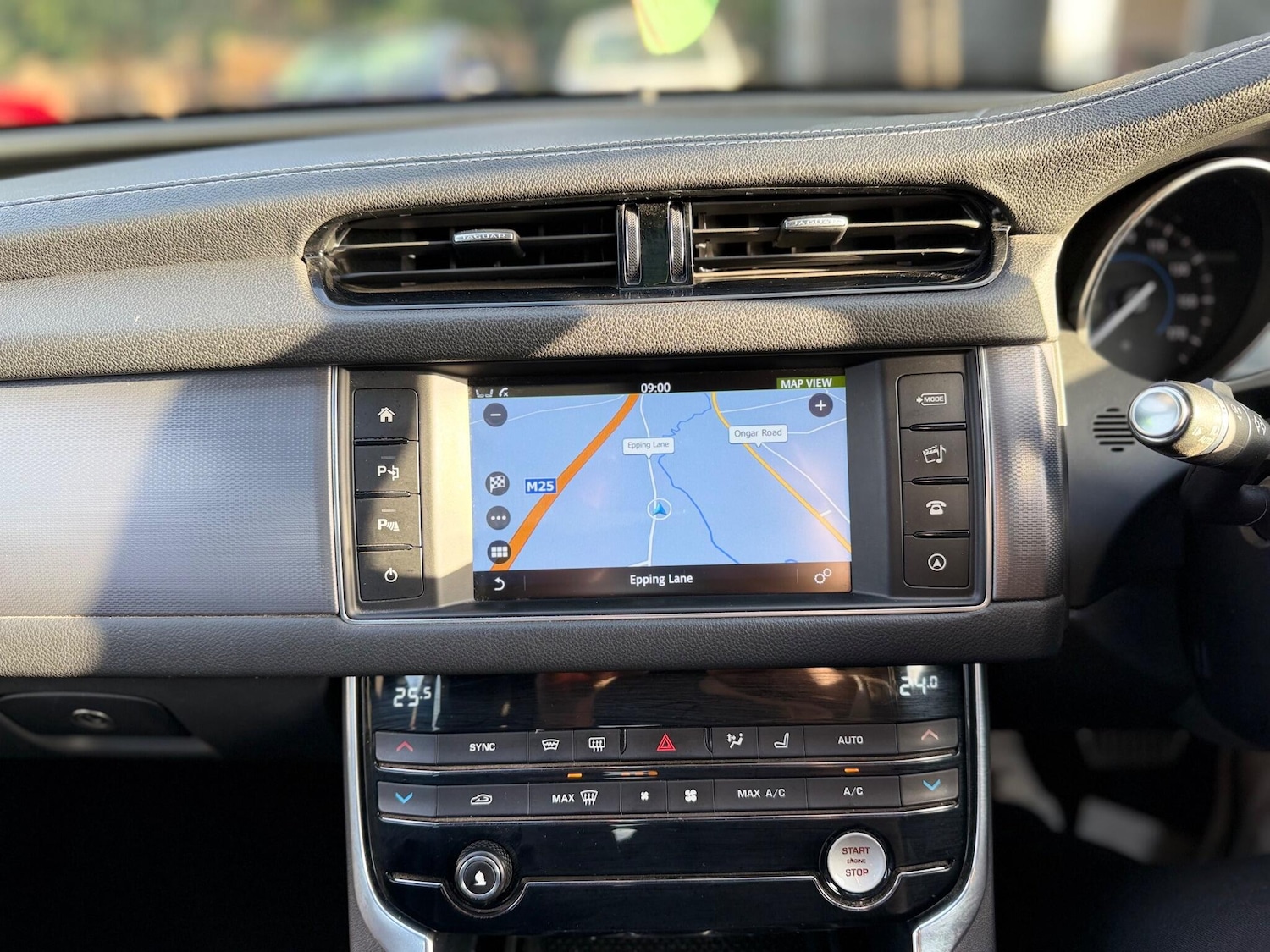 Used Jaguar XF 2015 for sale - 76619660: Photo 59