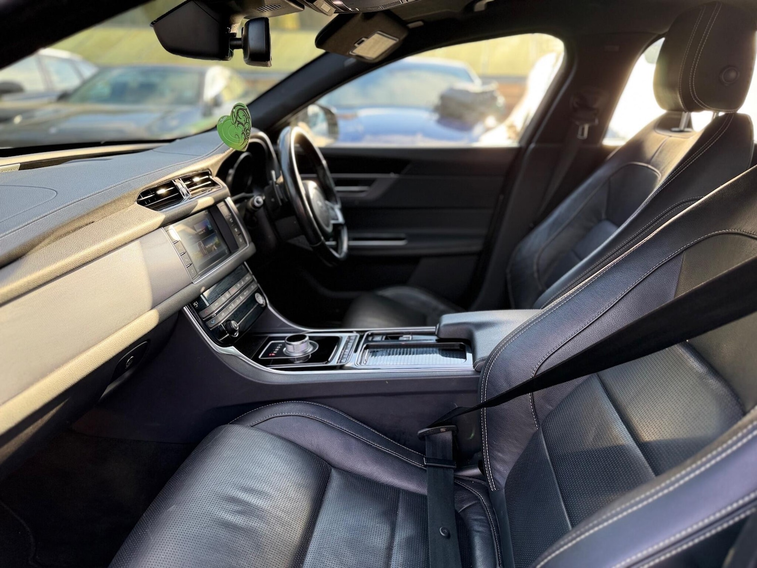 Used Jaguar XF 2015 for sale - 76619660: Photo 71