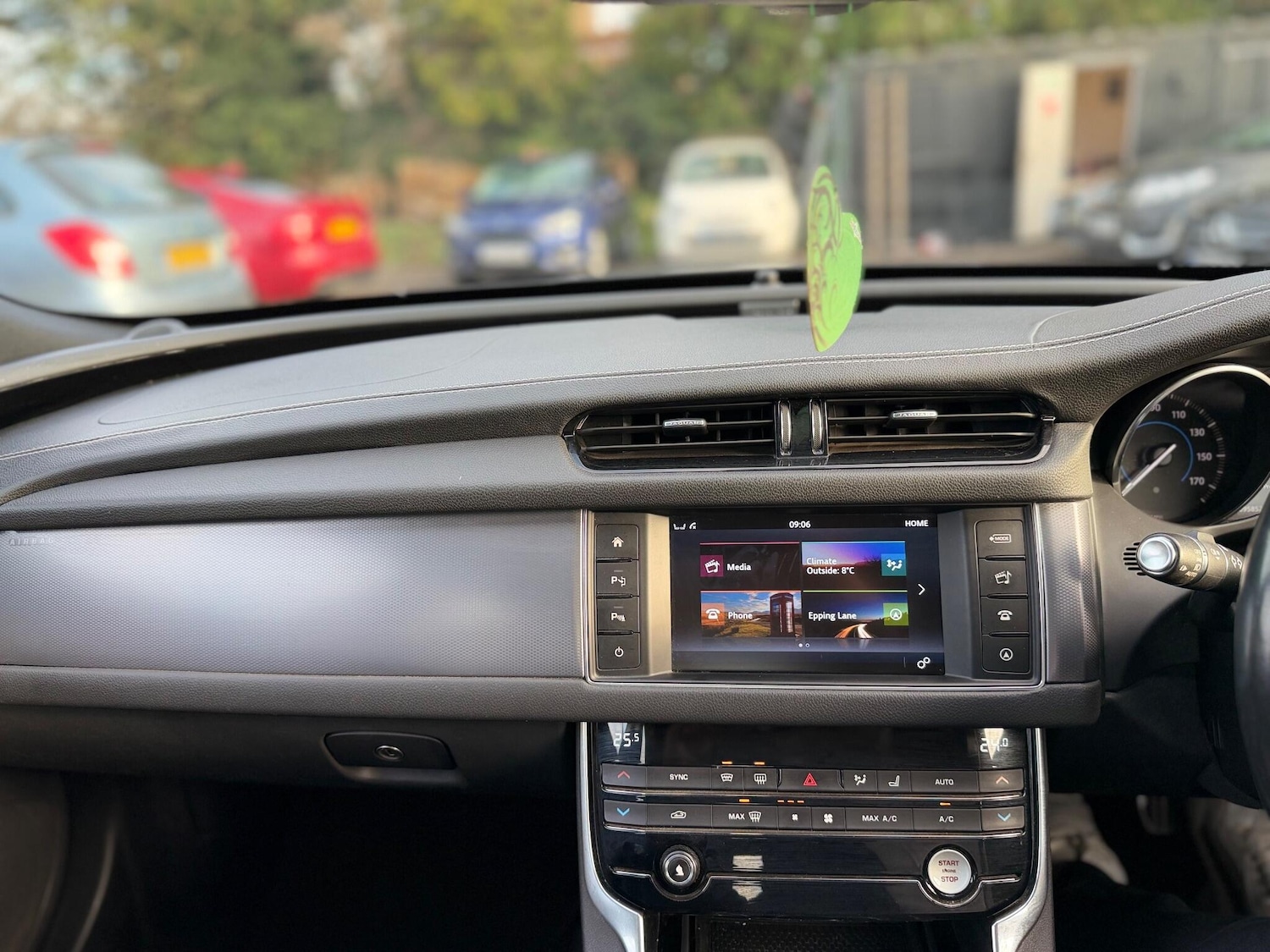 Used Jaguar XF 2015 for sale - 76619660: Photo 84