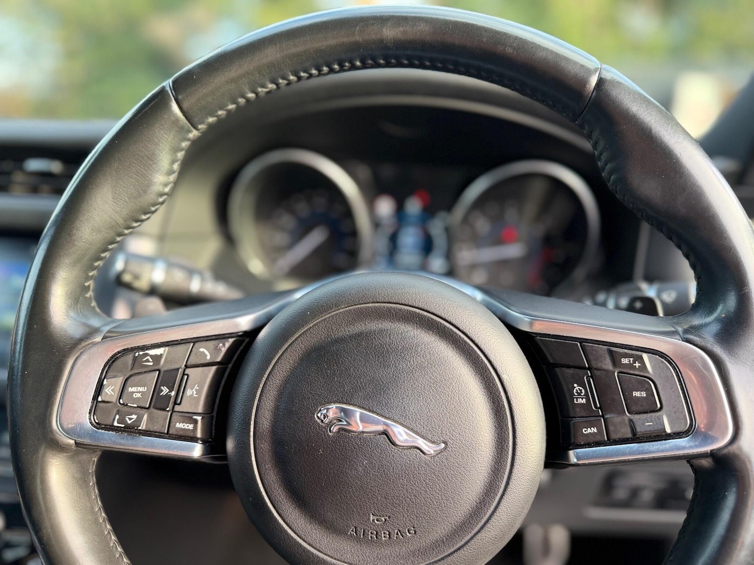 Used Jaguar XF 2015 for sale - 76619660: Photo 85