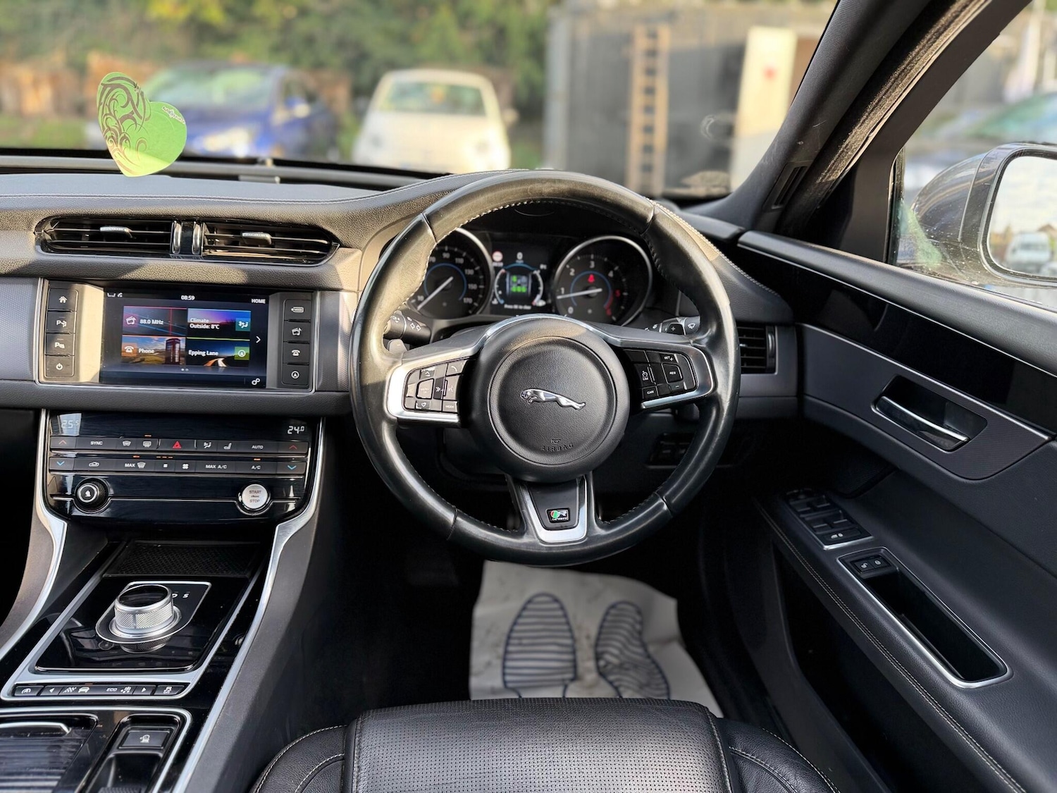 Used Jaguar XF 2015 for sale - 76619660: Photo 9