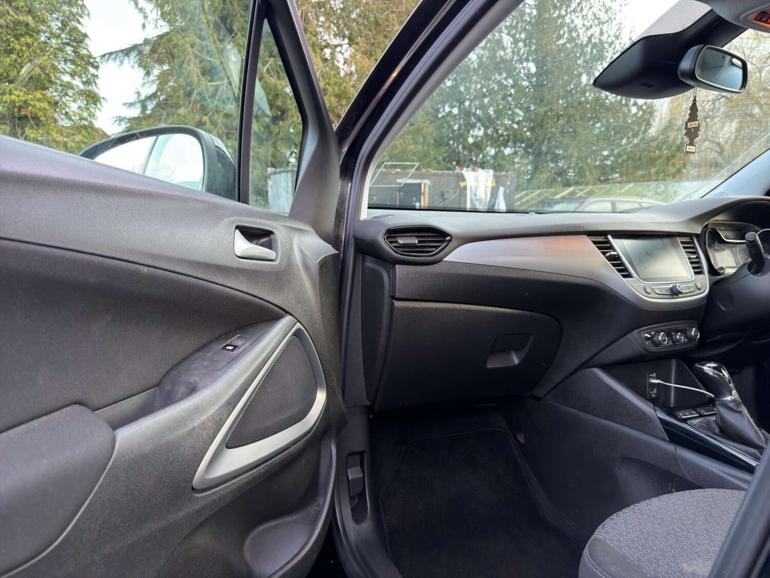 Used Vauxhall Crossland X 2017 for sale - 77946167: Photo 34