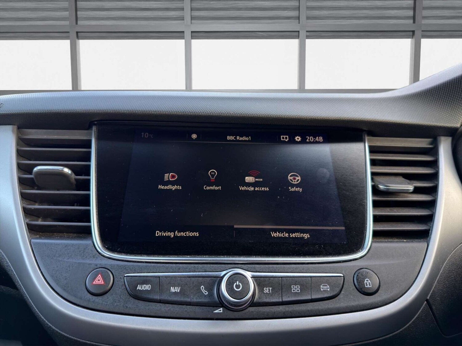 Used Vauxhall Crossland X 2017 for sale - 77946167: Photo 43