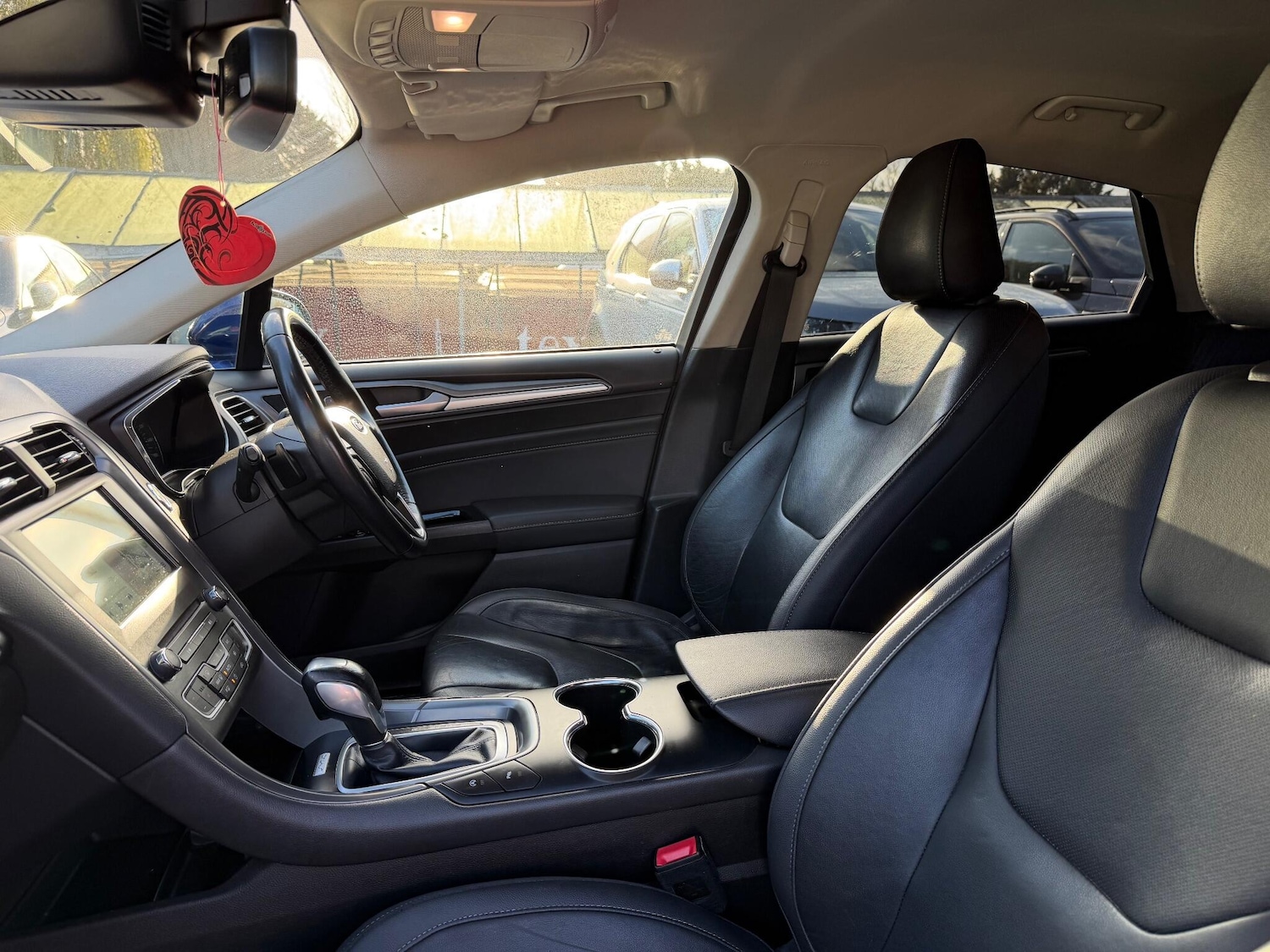 Used Ford Mondeo 2018 for sale - 76620510: Photo 7