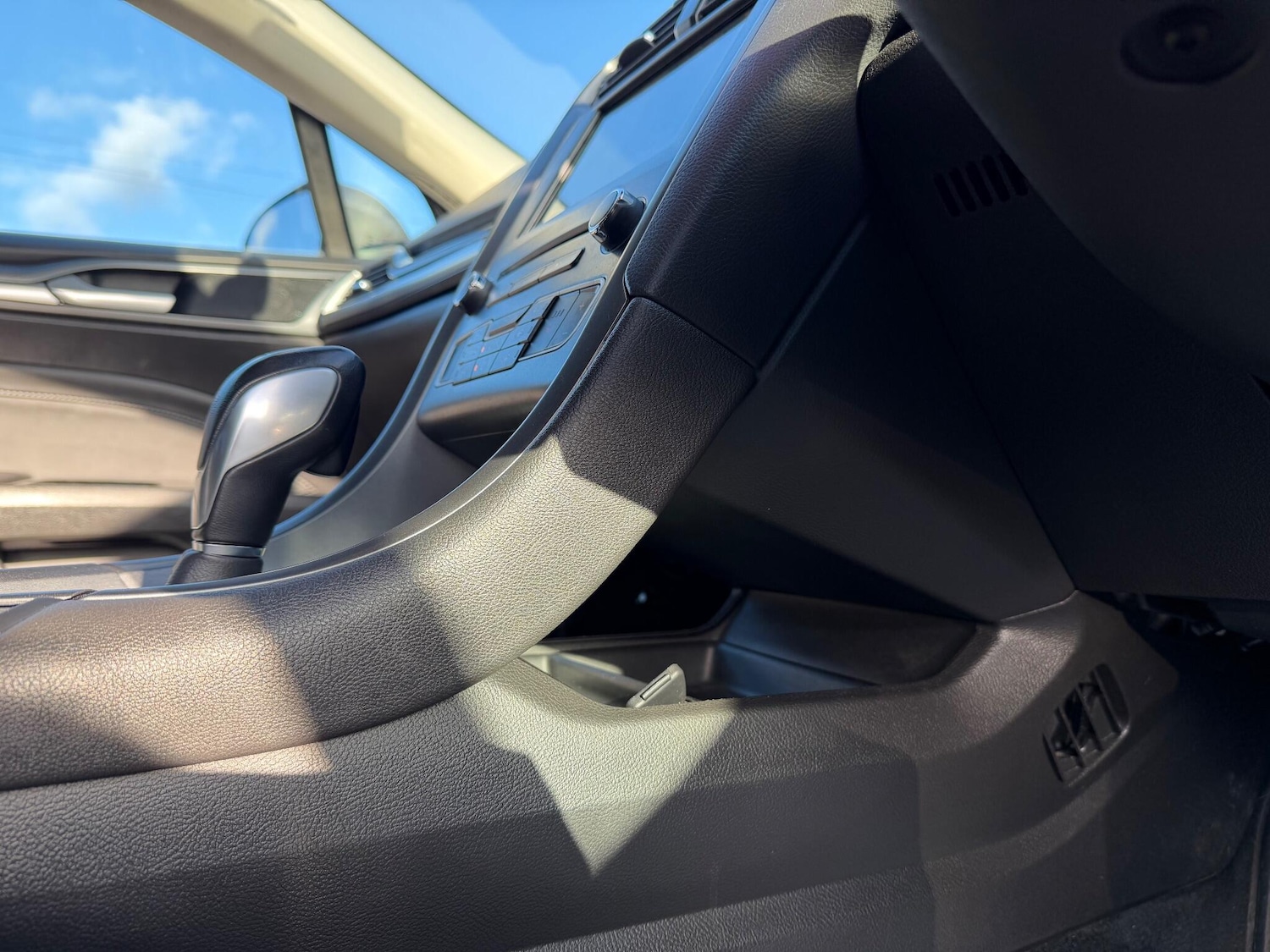 Used Ford Mondeo 2018 for sale - 76620510: Photo 95