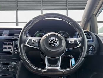 Used Volkswagen Golf 2016 for sale - 78225867: Photo