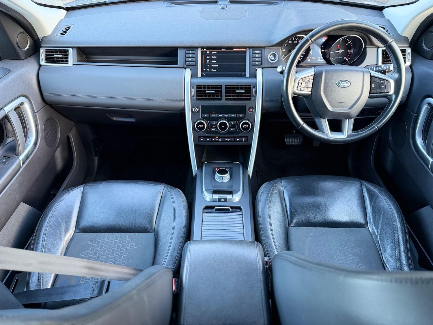 Used Land Rover Discovery Sport 2015 for sale - 77637603: Photo 5