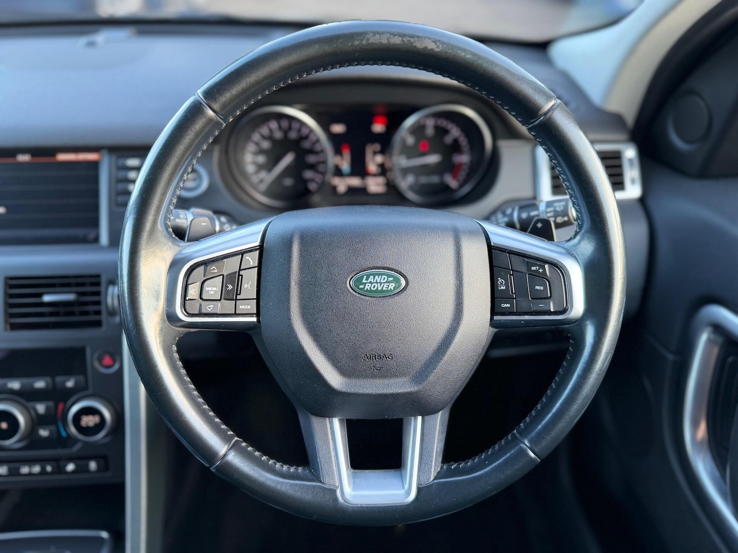 Used Land Rover Discovery Sport 2015 for sale - 77637603: Photo 50