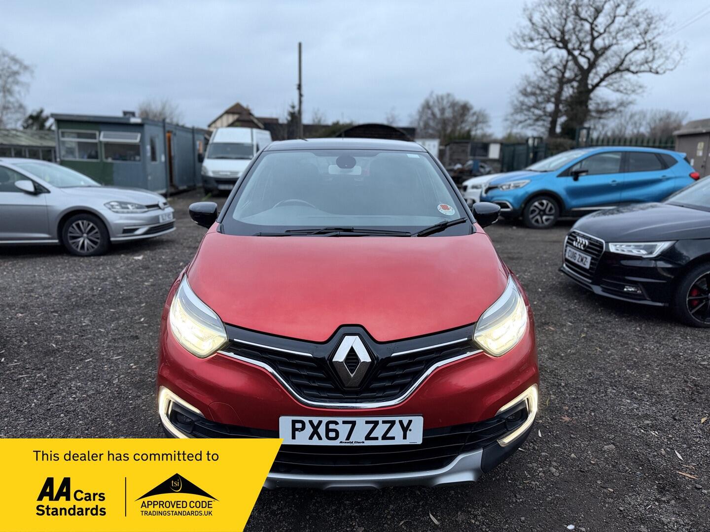 Used Renault Captur 2017 for sale - 76953582: Photo 2