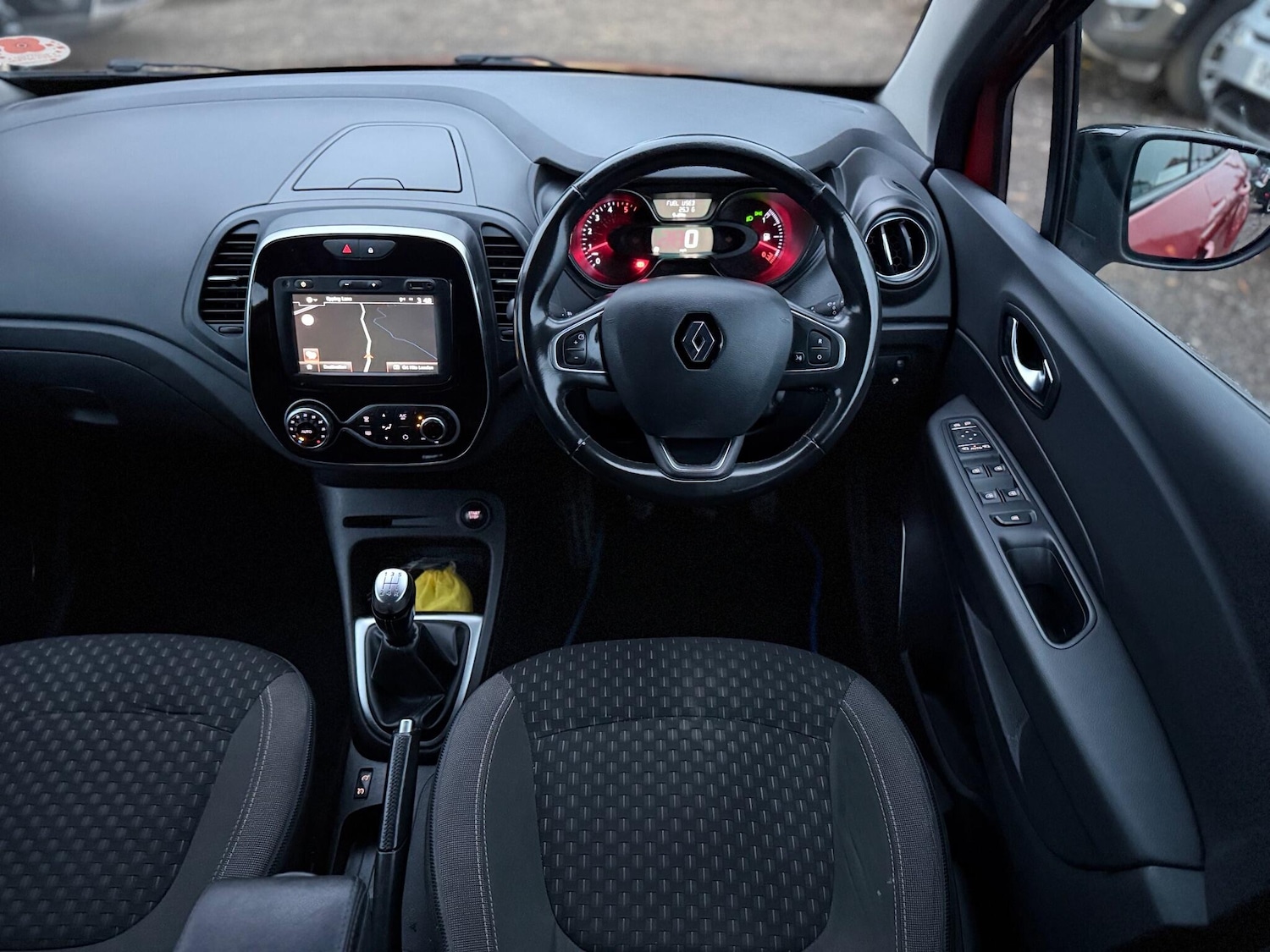 Used Renault Captur 2017 for sale - 76953582: Photo 29