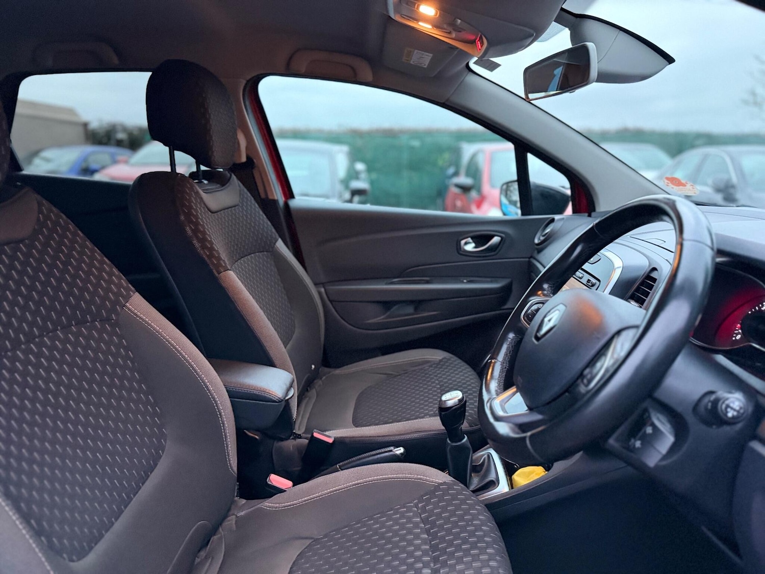 Used Renault Captur 2017 for sale - 76953582: Photo 35