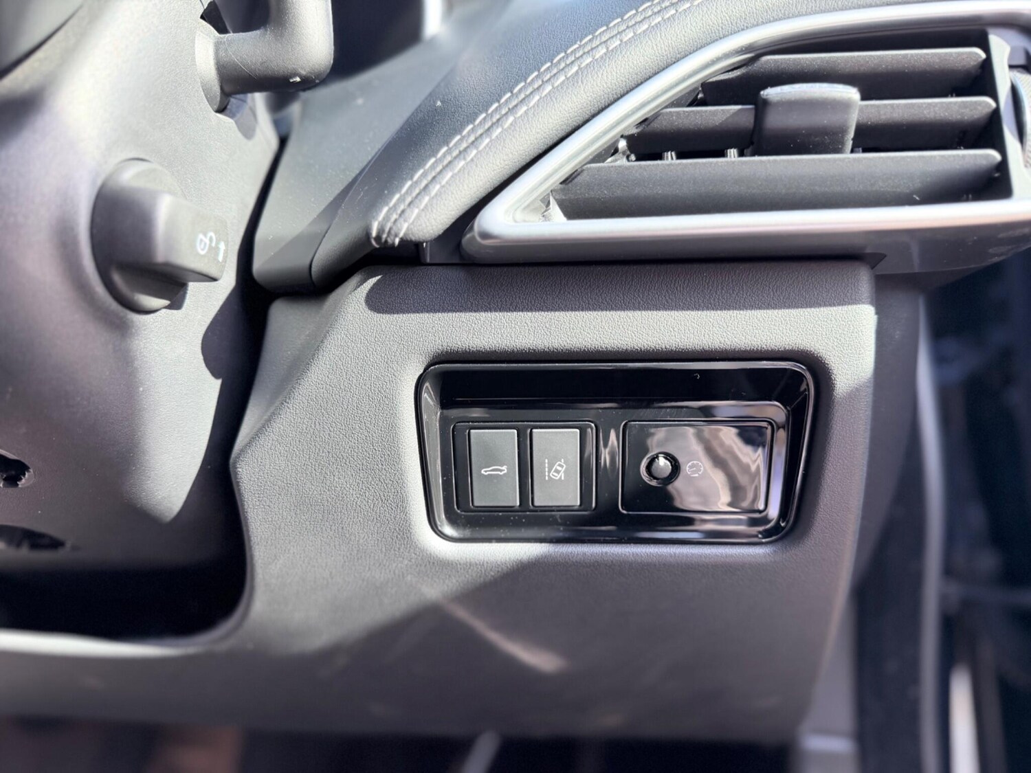 Used Jaguar XE for sale - 77724013: Photo 31