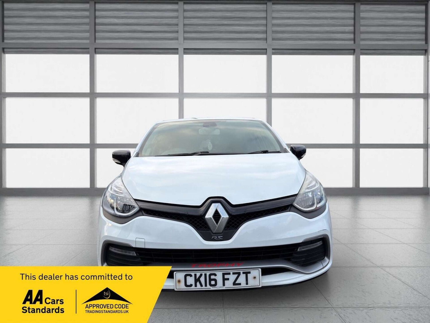Used Renault Clio 2016 for sale - 77946159: Photo 2