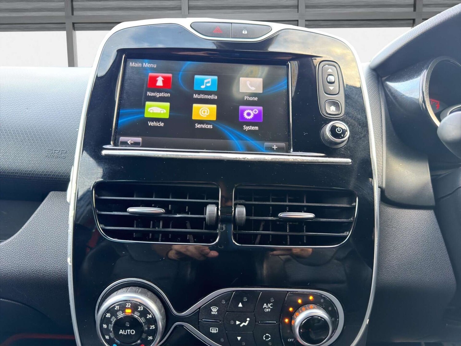 Used Renault Clio 2016 for sale - 77946159: Photo 45