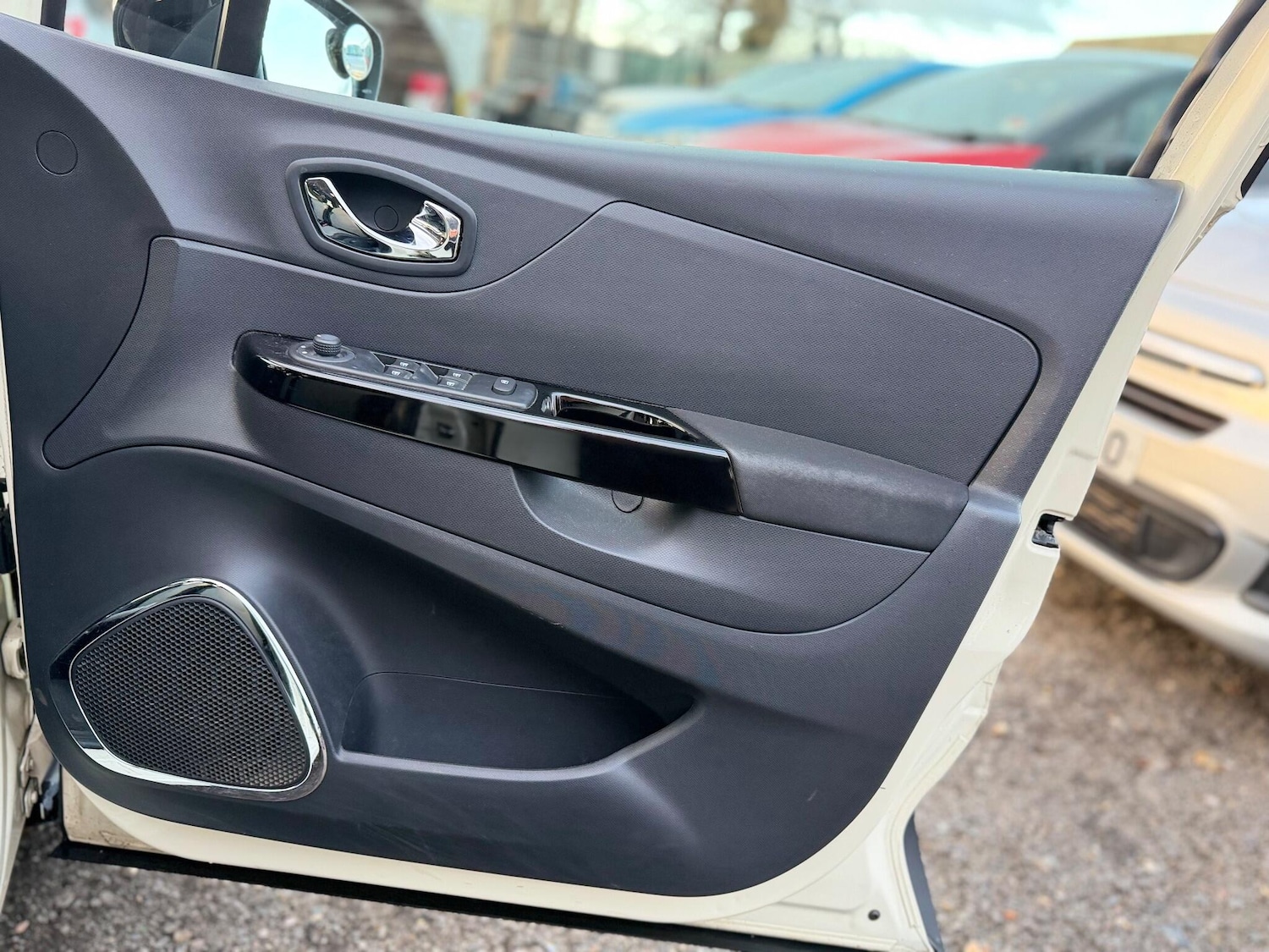 Used Renault Captur 2014 for sale - 77074146: Photo 41