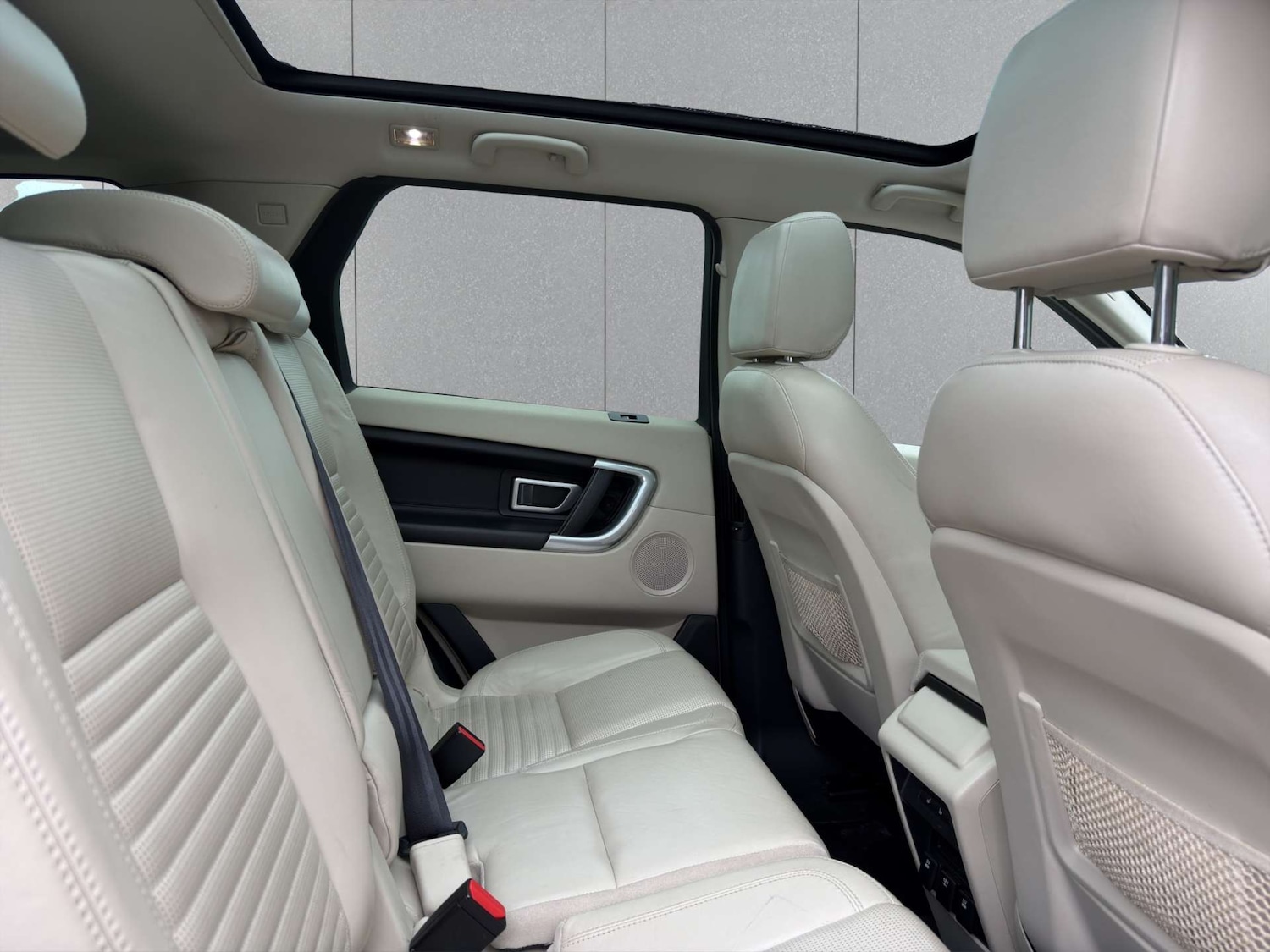 Used Land Rover Discovery Sport 2016 for sale - 78041789: Photo 30