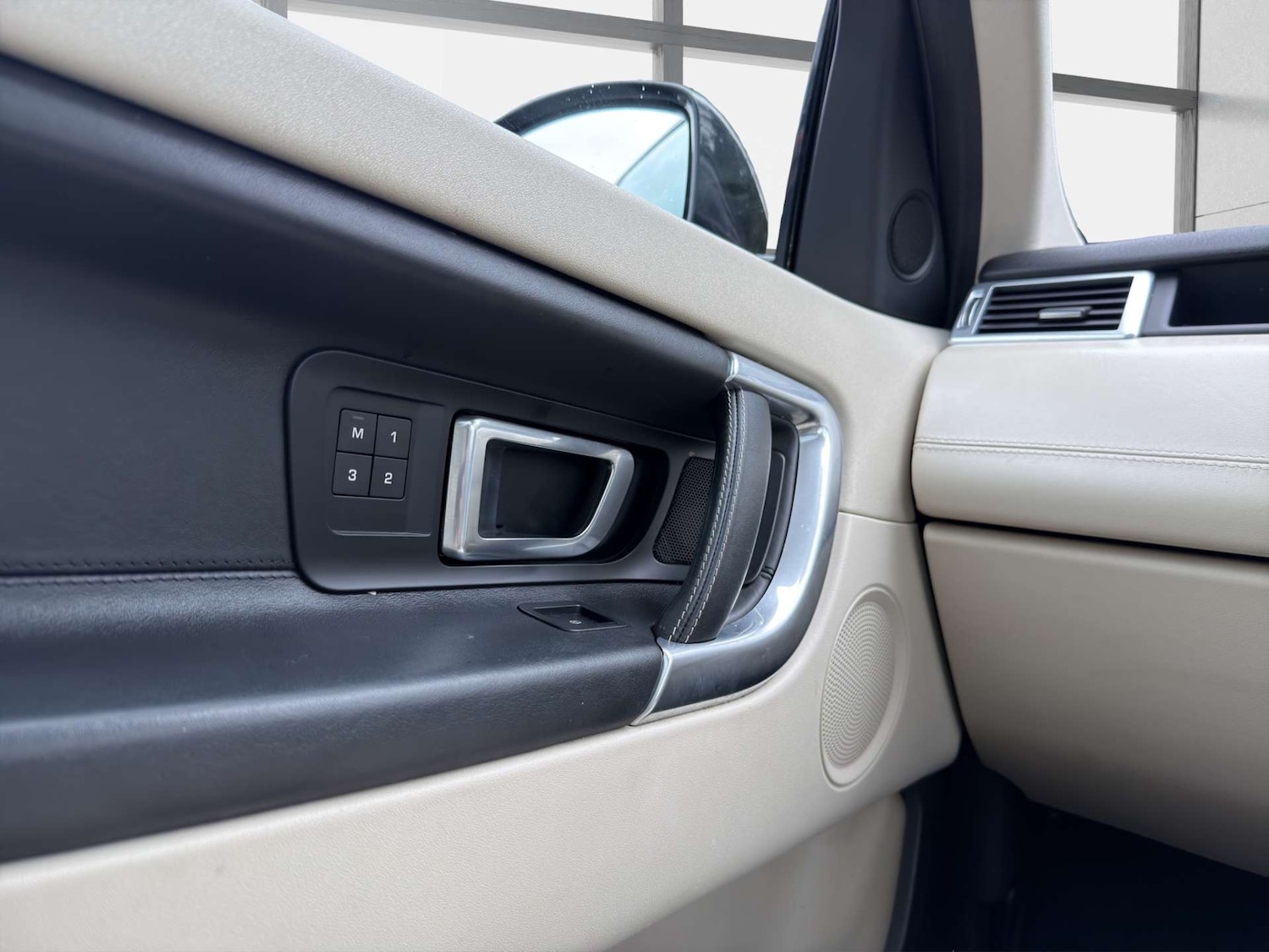 Used Land Rover Discovery Sport 2016 for sale - 78041789: Photo 32