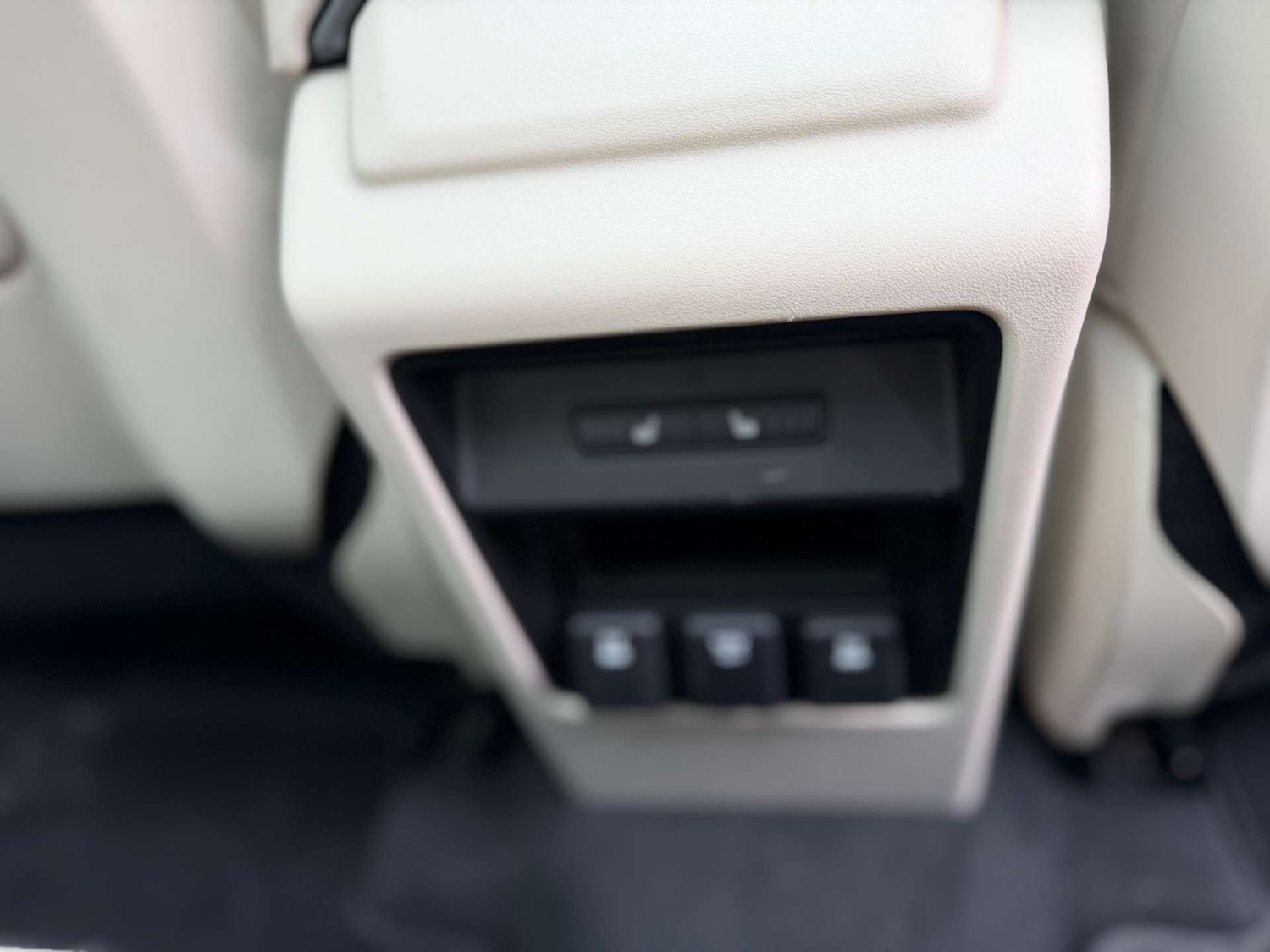 Used Land Rover Discovery Sport 2016 for sale - 78041789: Photo 34