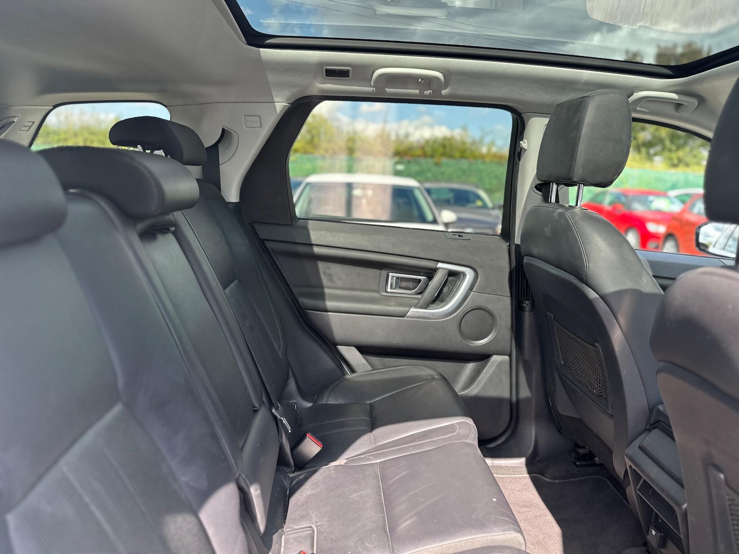 Used Land Rover Discovery Sport 2015 for sale - 76989002: Photo 41