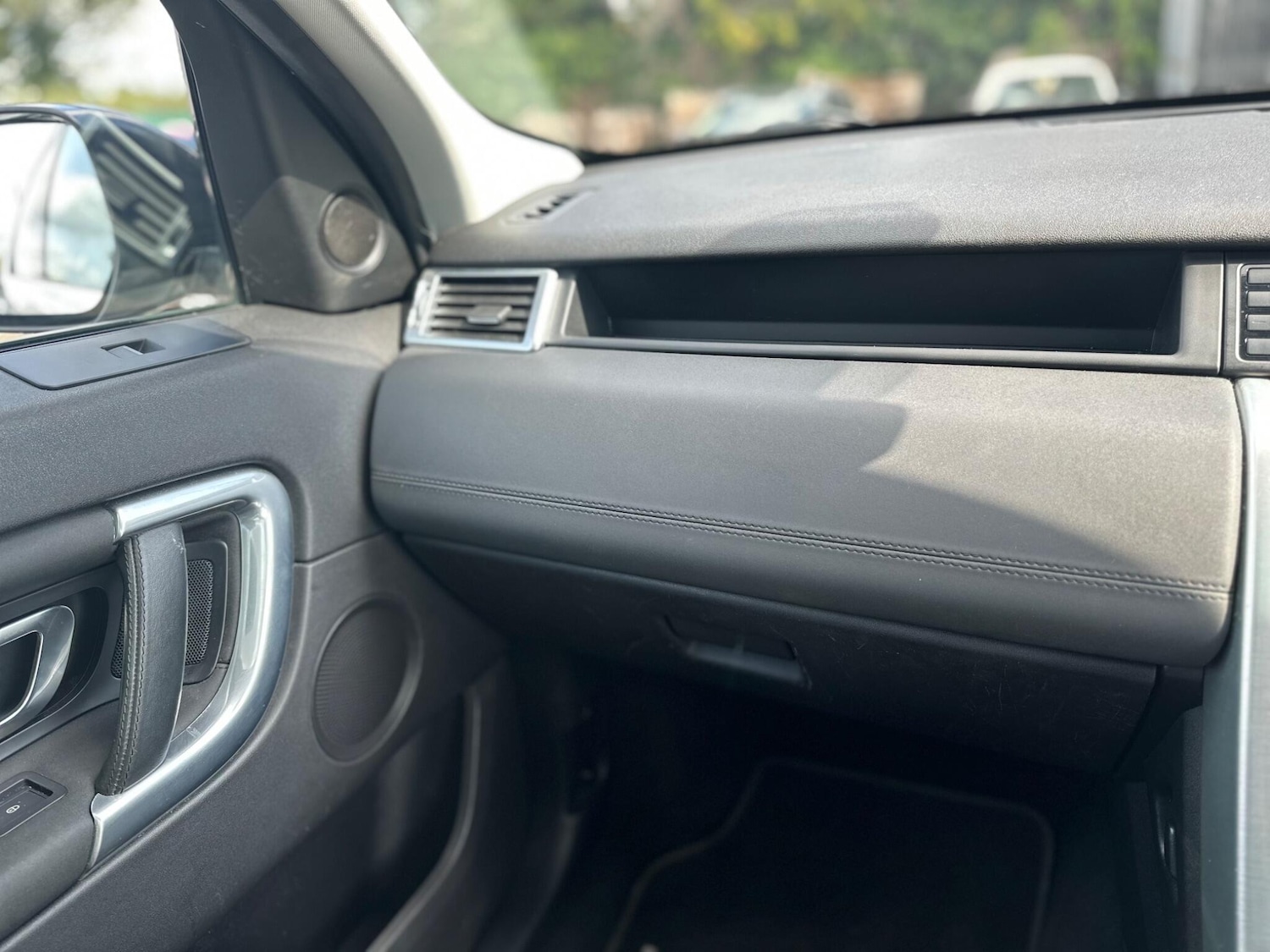 Used Land Rover Discovery Sport 2015 for sale - 76989002: Photo 49