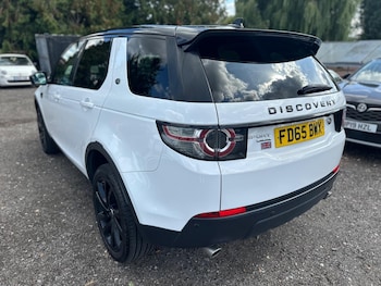Used Land Rover Discovery Sport 2015 for sale - 76989002: Photo