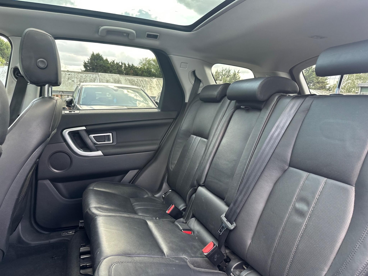 Used Land Rover Discovery Sport 2015 for sale - 76989002: Photo 9