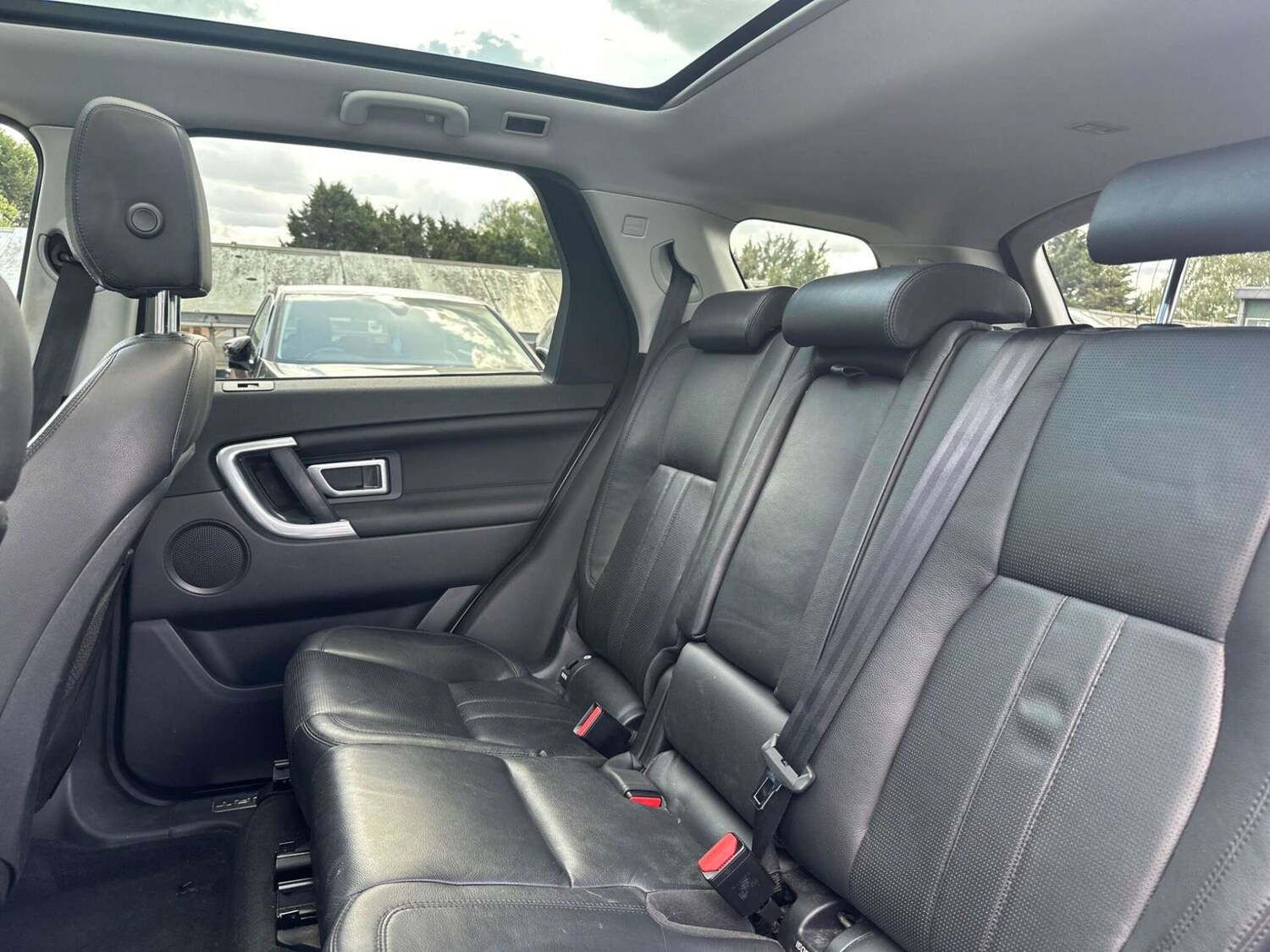 Used Land Rover Discovery Sport 2015 for sale - 77946173: Photo 9