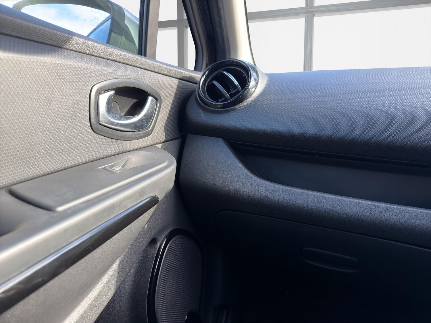 Used Renault Clio 2016 for sale - 77441178: Photo 33