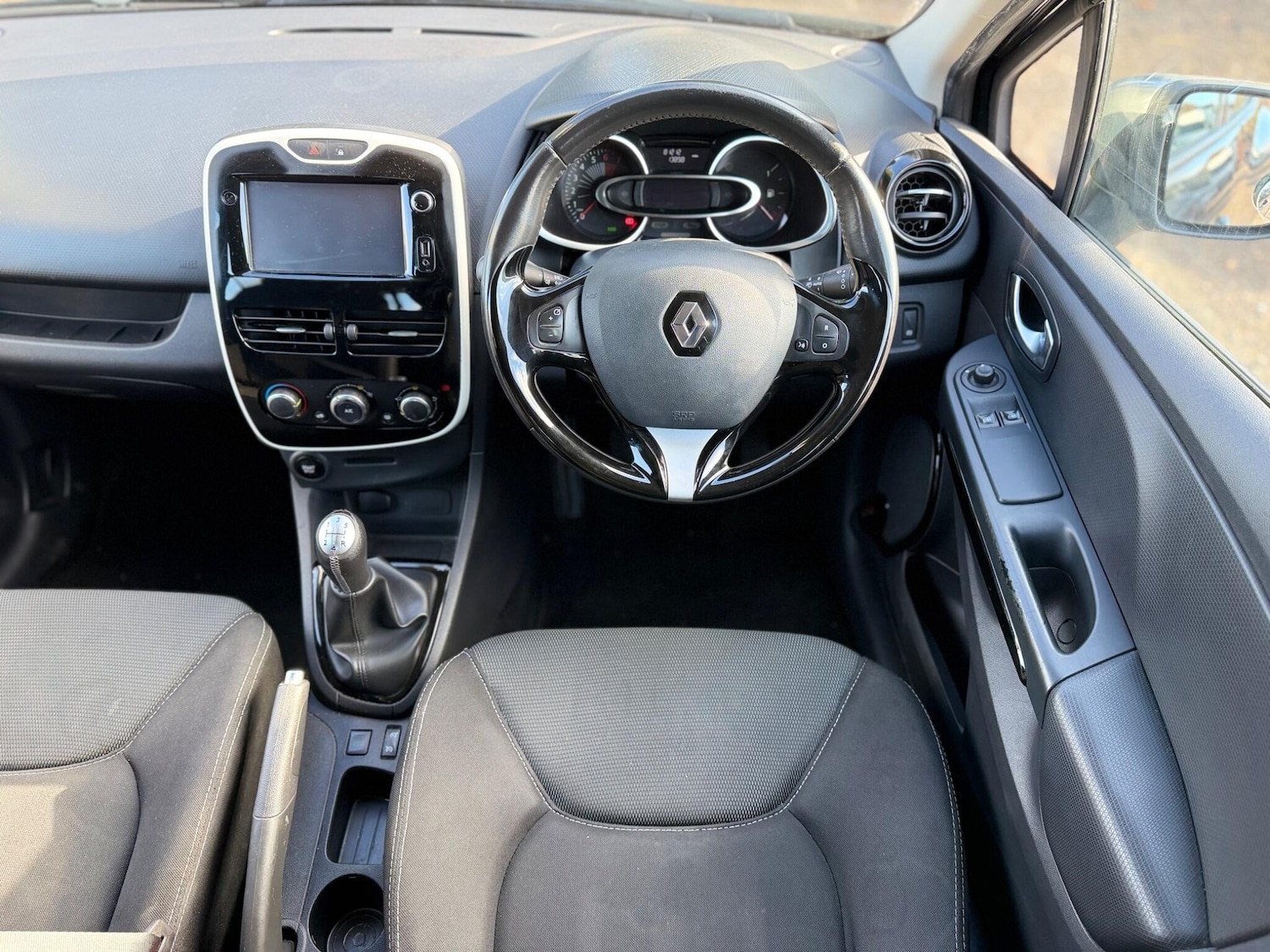 Used Renault Clio 2016 for sale - 77441178: Photo 66