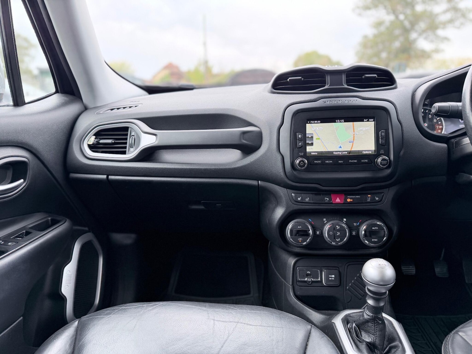 Used Jeep Renegade 2015 for sale - 76995212: Photo 30