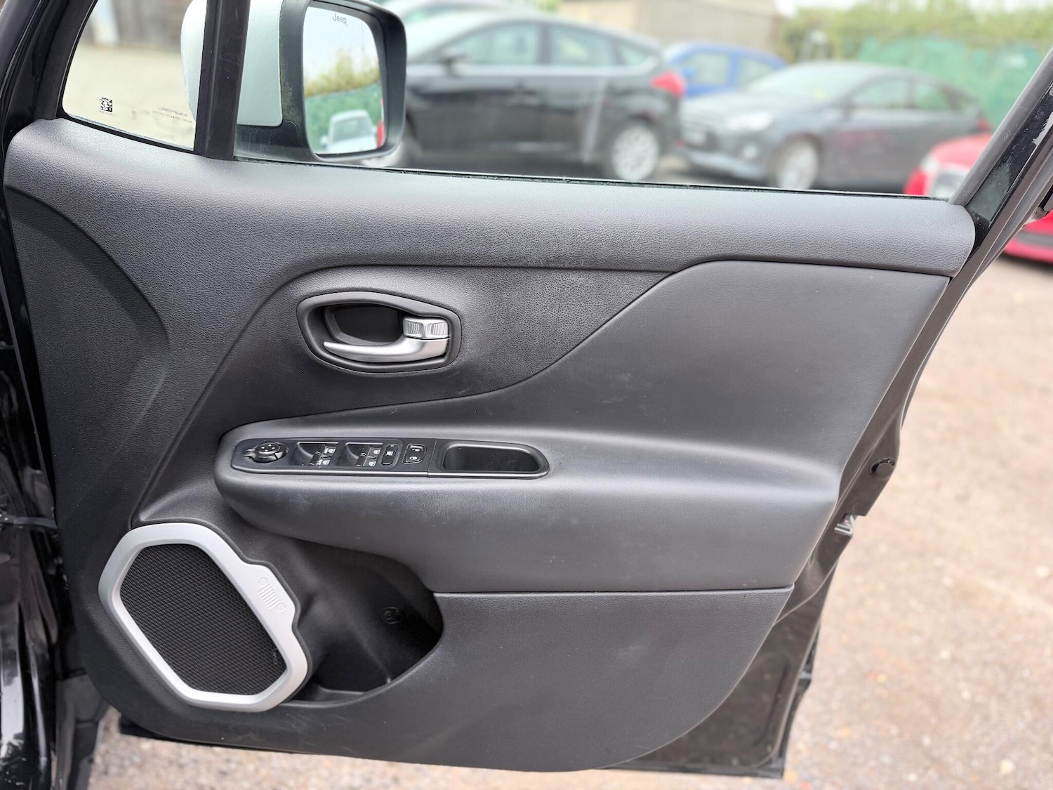 Used Jeep Renegade 2015 for sale - 76995212: Photo 47