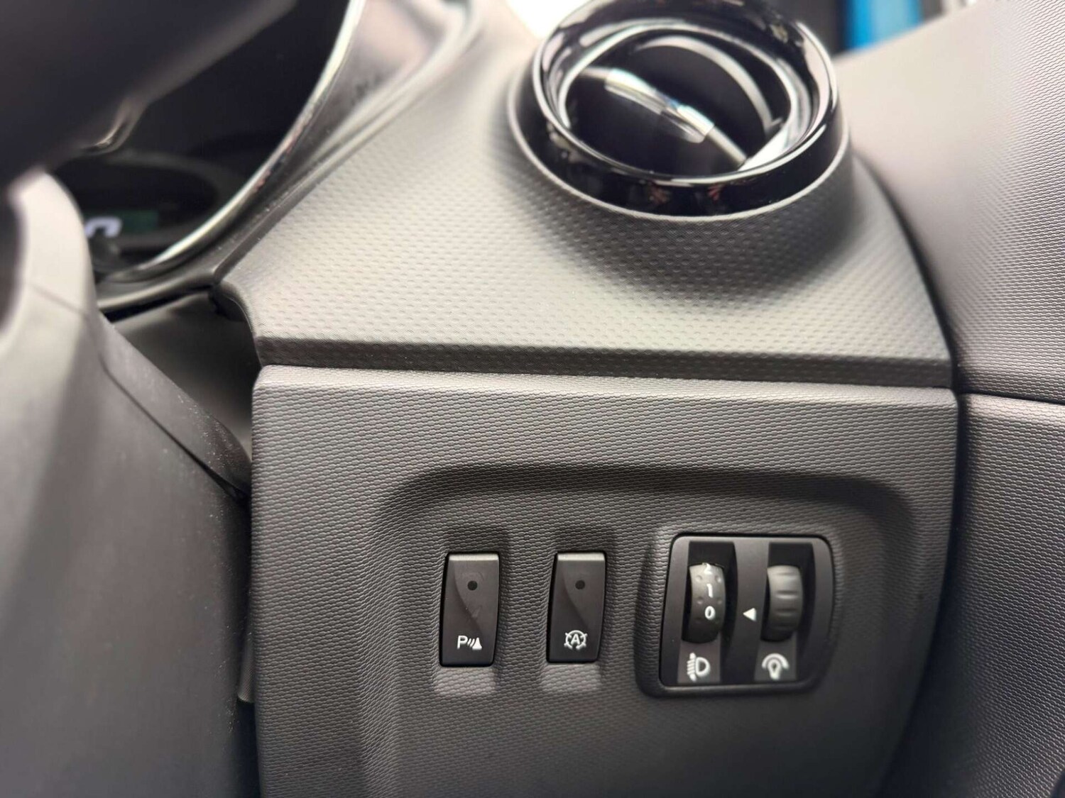 Used Renault Captur 2015 for sale - 77946160: Photo 35