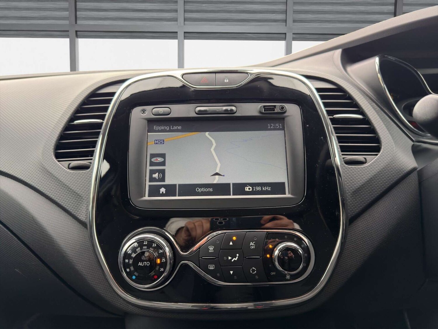 Used Renault Captur 2015 for sale - 77946160: Photo 43